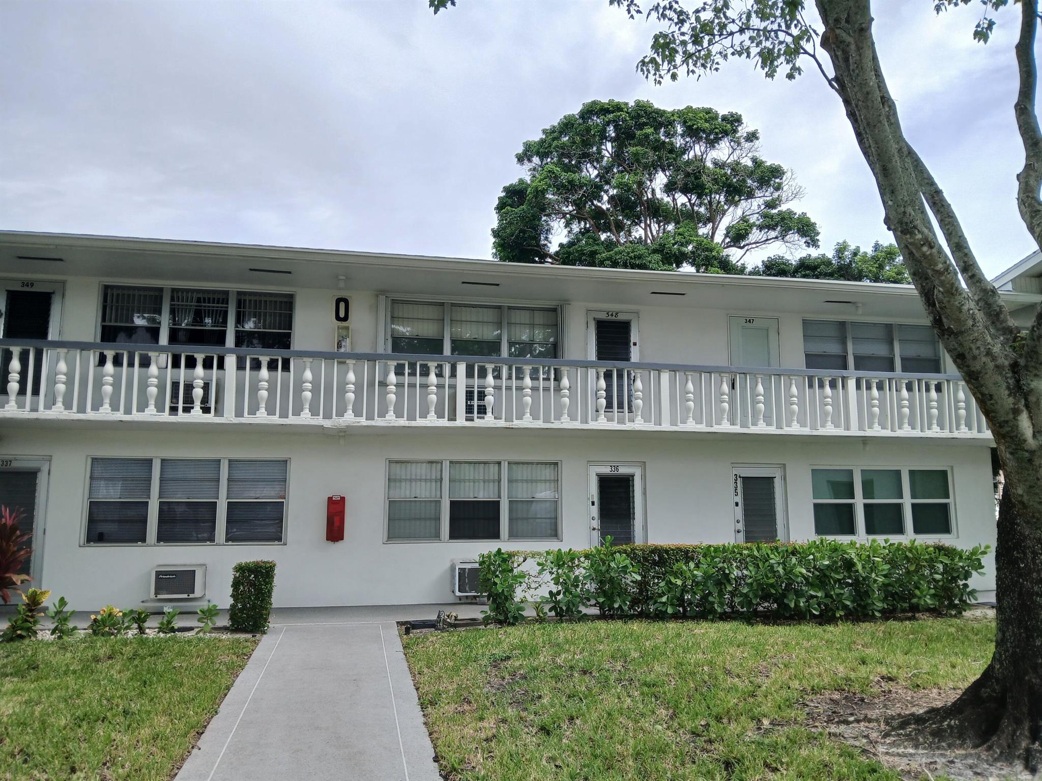 Clean furnished 2nd Floor Unit located in Century Village!!! Close to shopping, Medical, as well as recreational activities such as Pickel Ball, Swimming Pools, and other activities. Comes furnished with the exception of a TV.
