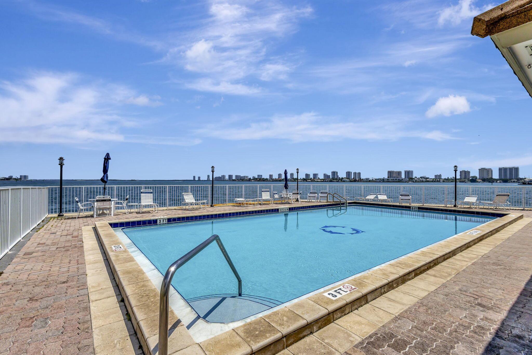 Dolphin Point / WILSHIRE - Residential