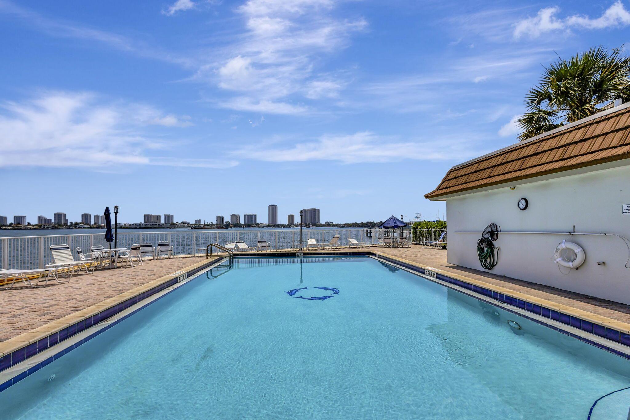 Dolphin Point / WILSHIRE - Residential