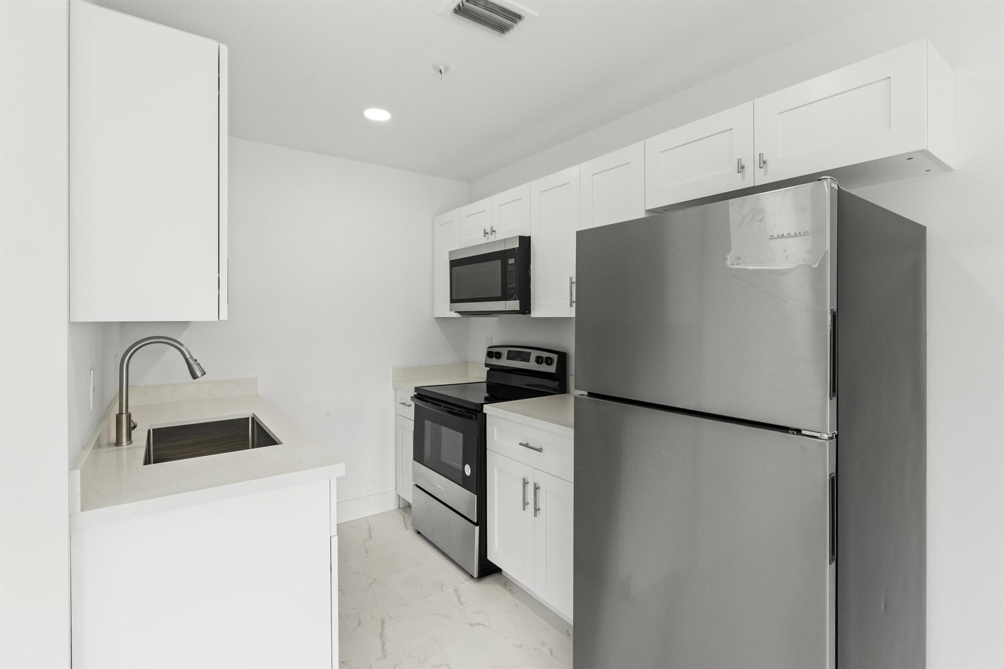 PORT ST LUCIE SECTION 33 - Residential Lease