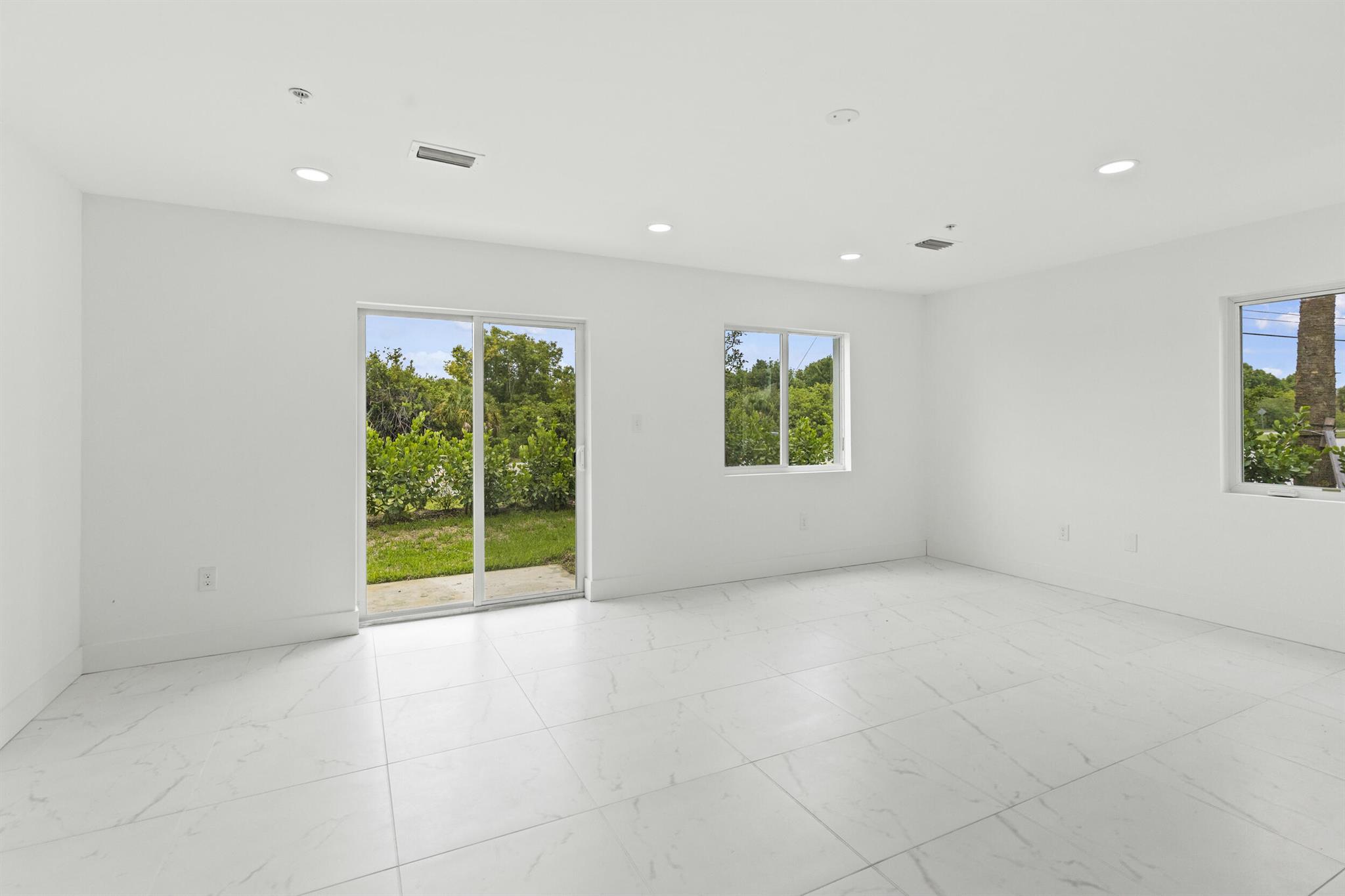PORT ST LUCIE SECTION 33 - Residential Lease