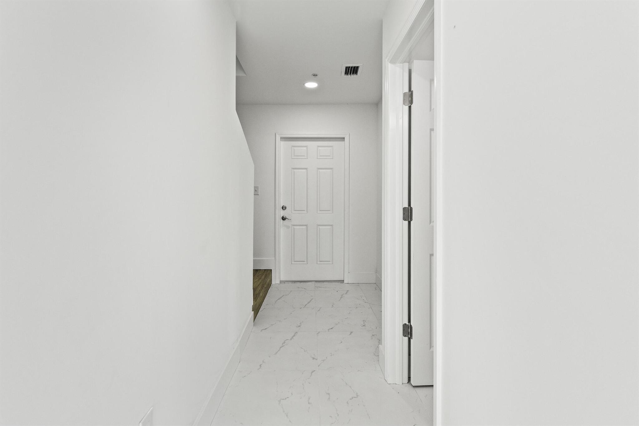 PORT ST LUCIE SECTION 33 - Residential Lease