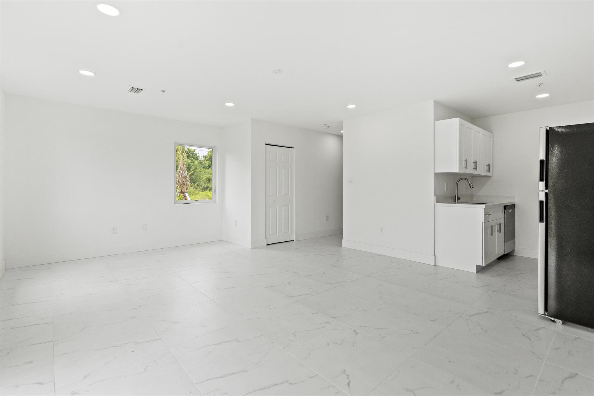 PORT ST LUCIE SECTION 33 - Residential Lease