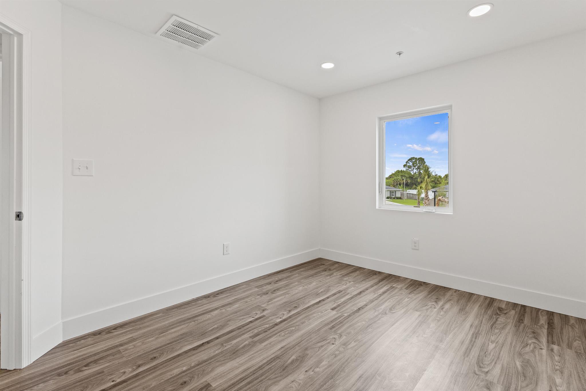 PORT ST LUCIE SECTION 33 - Residential Lease