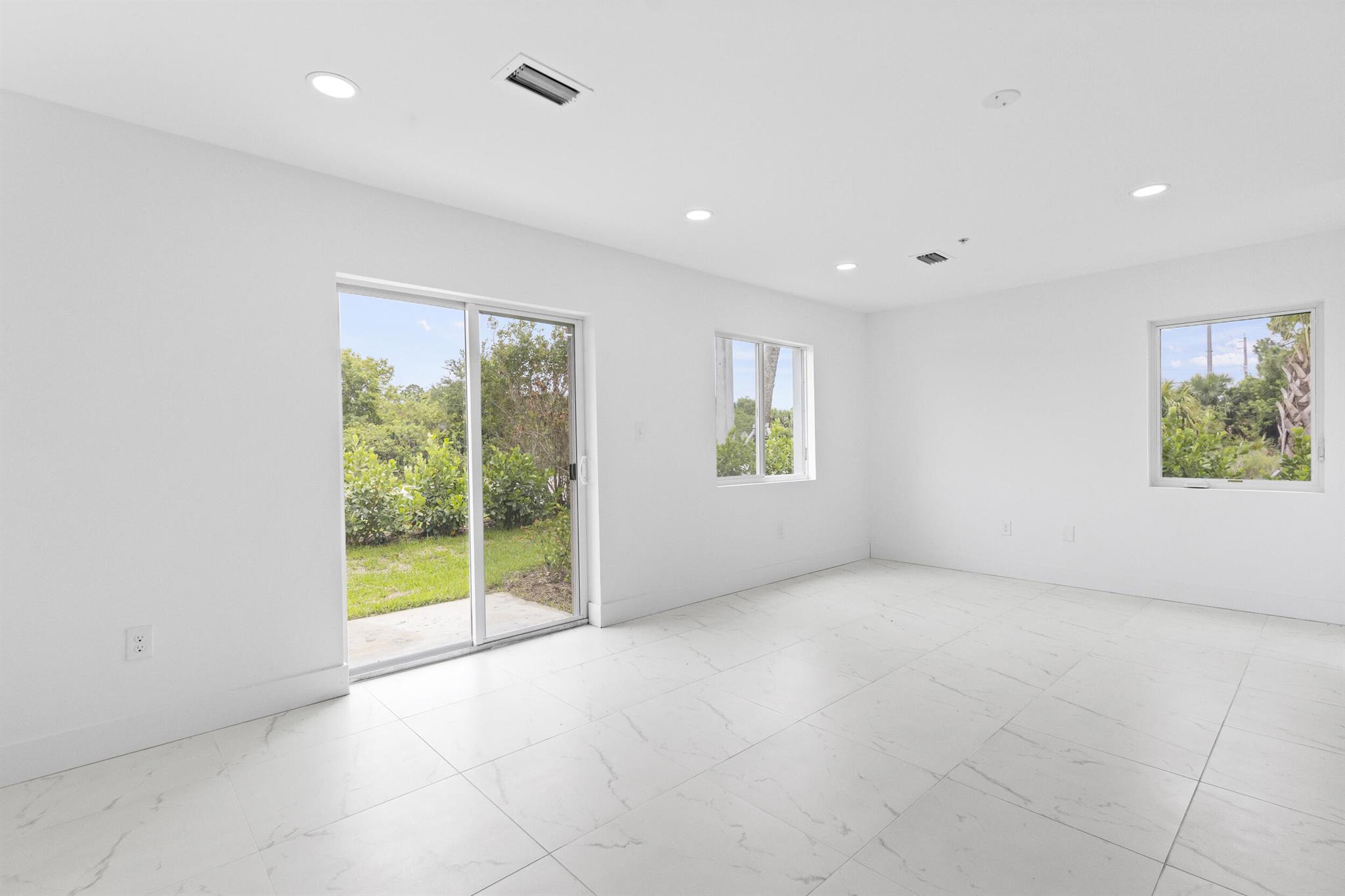 PORT ST LUCIE SECTION 33 - Residential Lease
