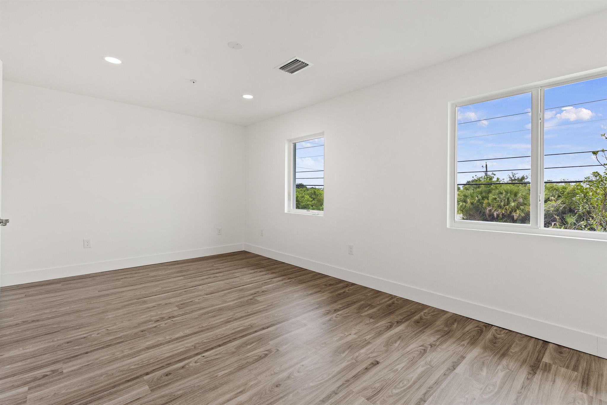 PORT ST LUCIE SECTION 33 - Residential Lease