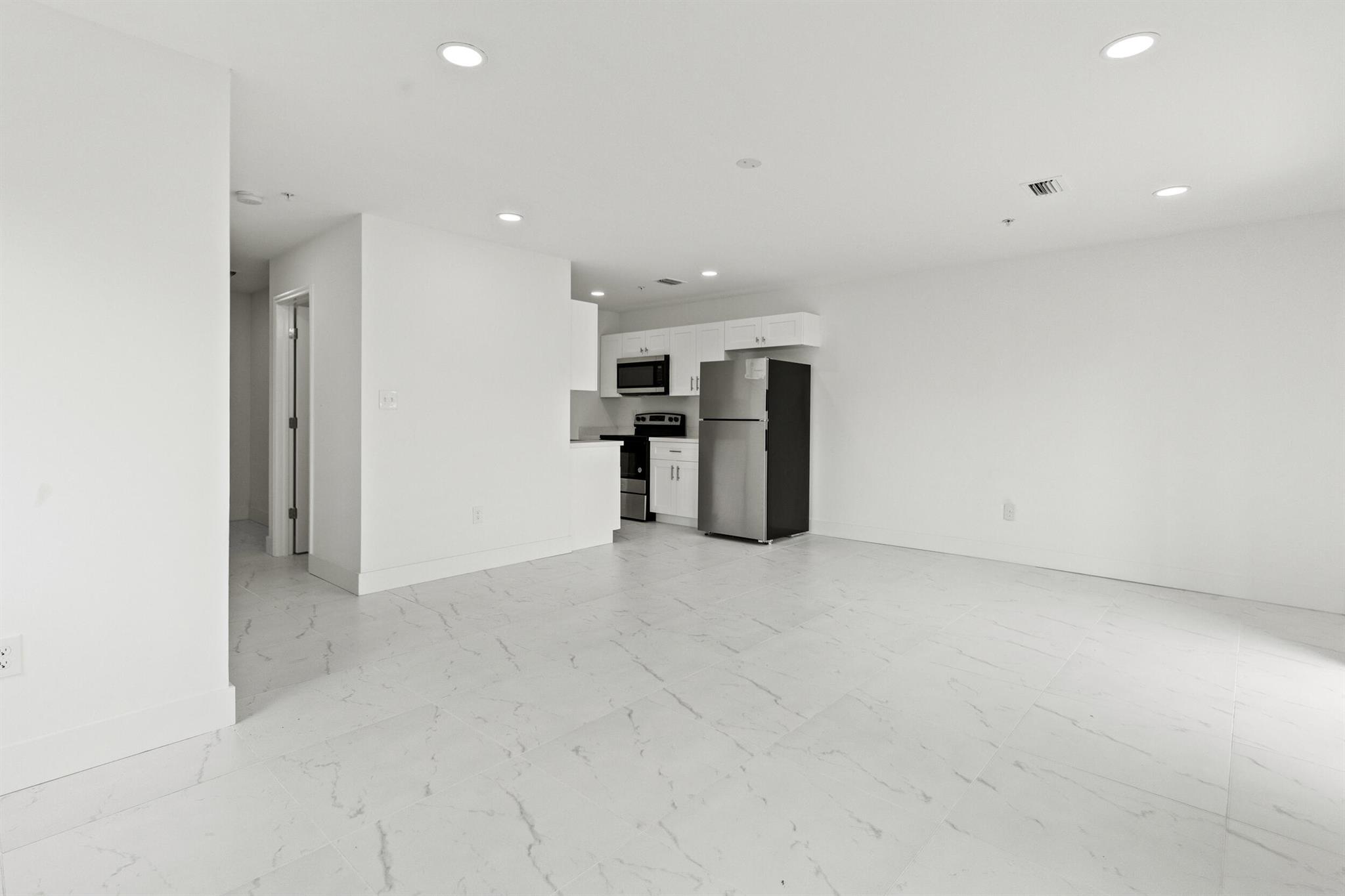 PORT ST LUCIE SECTION 33 - Residential Lease