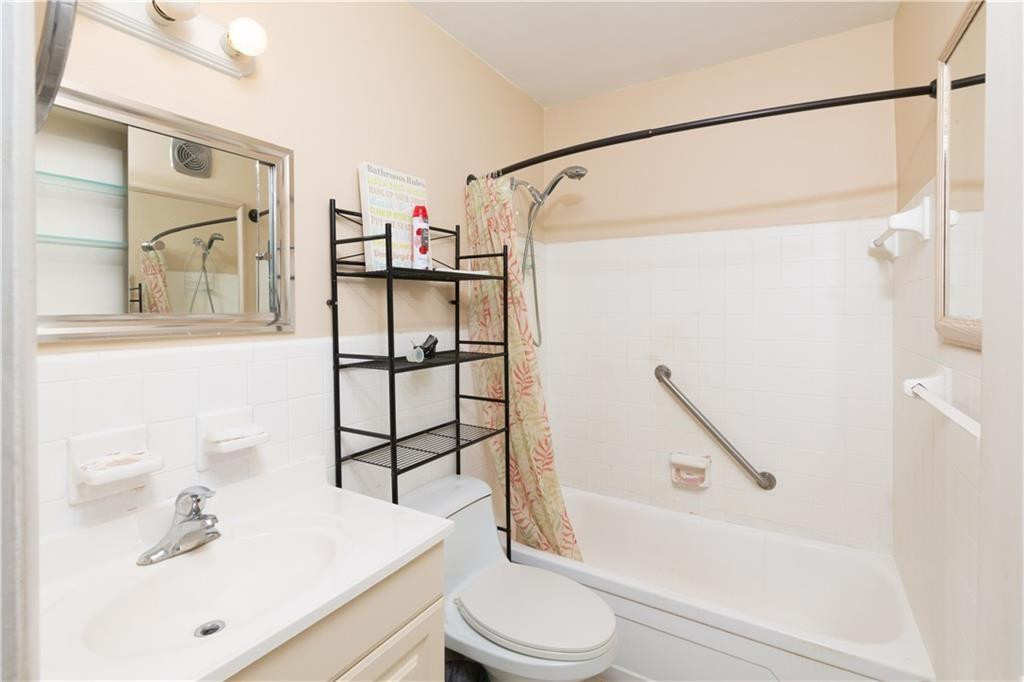 COLONY TERRACE APTS CO-OP - Residential Lease