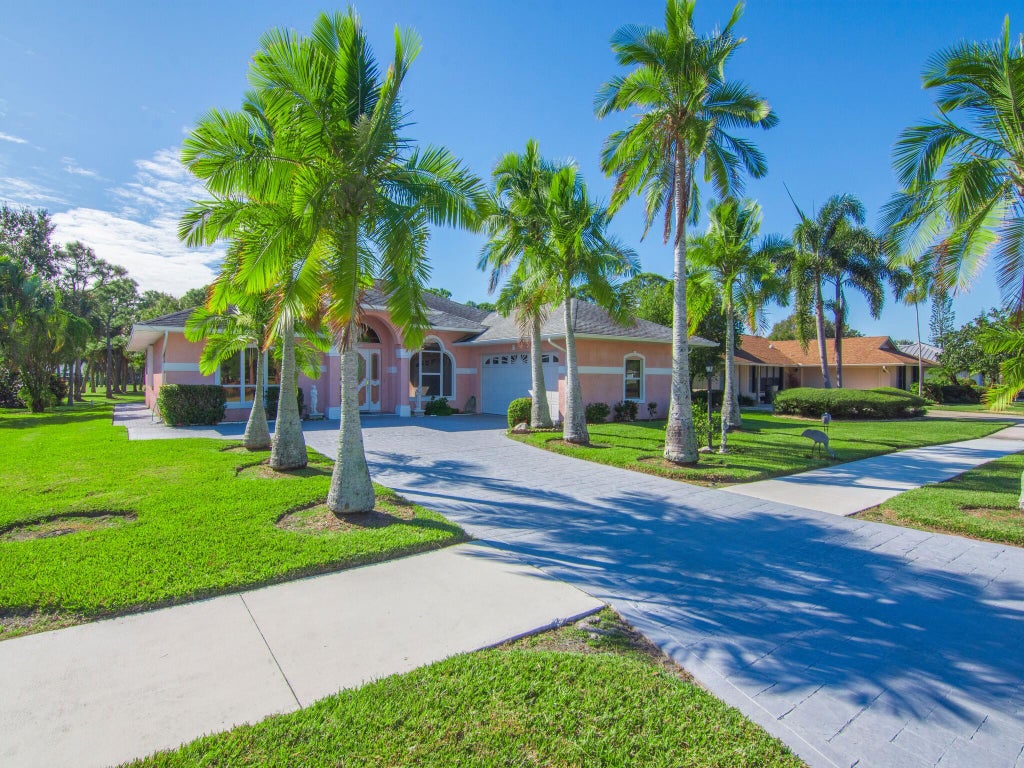 Photo of 4317 Gator Trace Drive, Fort Pierce, FL 34982 (MLS # R11043375)