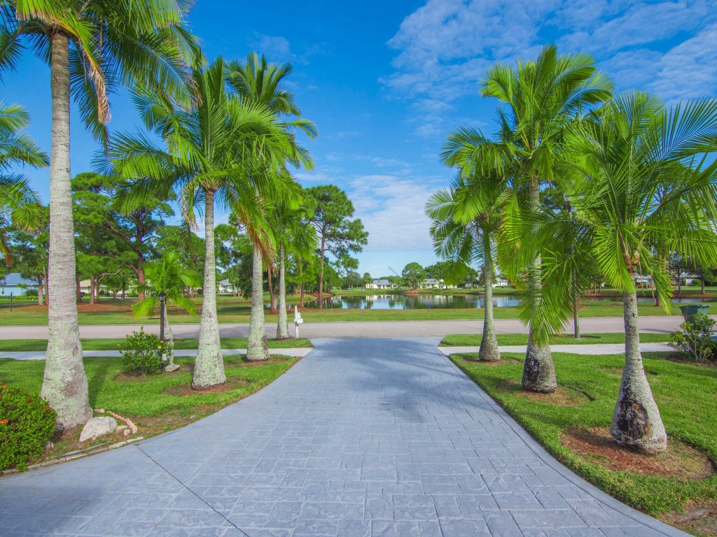 Photo of 4317 Gator Trace Drive, Fort Pierce, FL 34982 (MLS # R11043375)