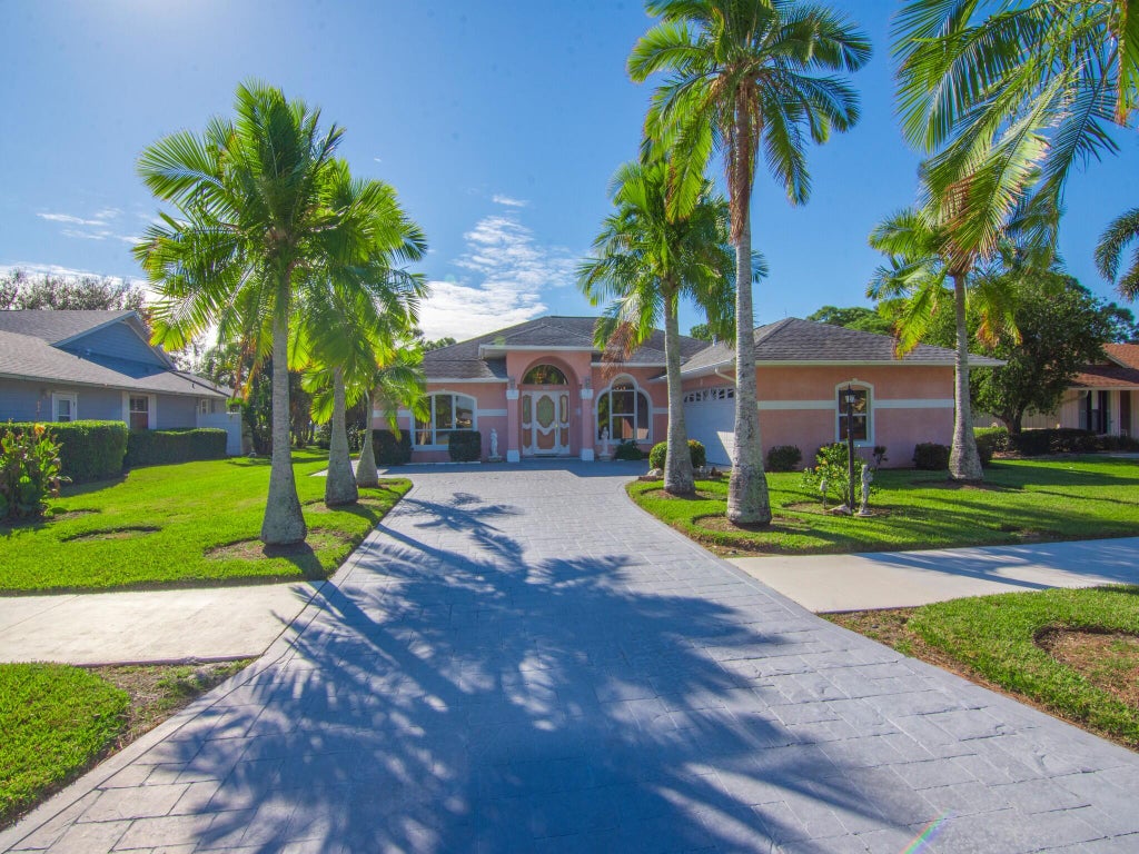 Photo of 4317 Gator Trace Drive, Fort Pierce, FL 34982 (MLS # R11043375)