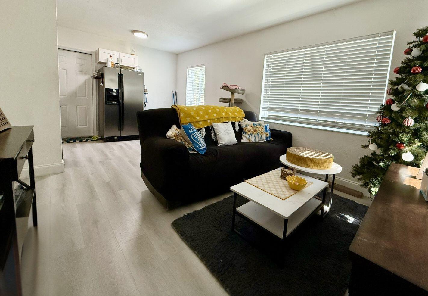 5909 Pinewood Avenue