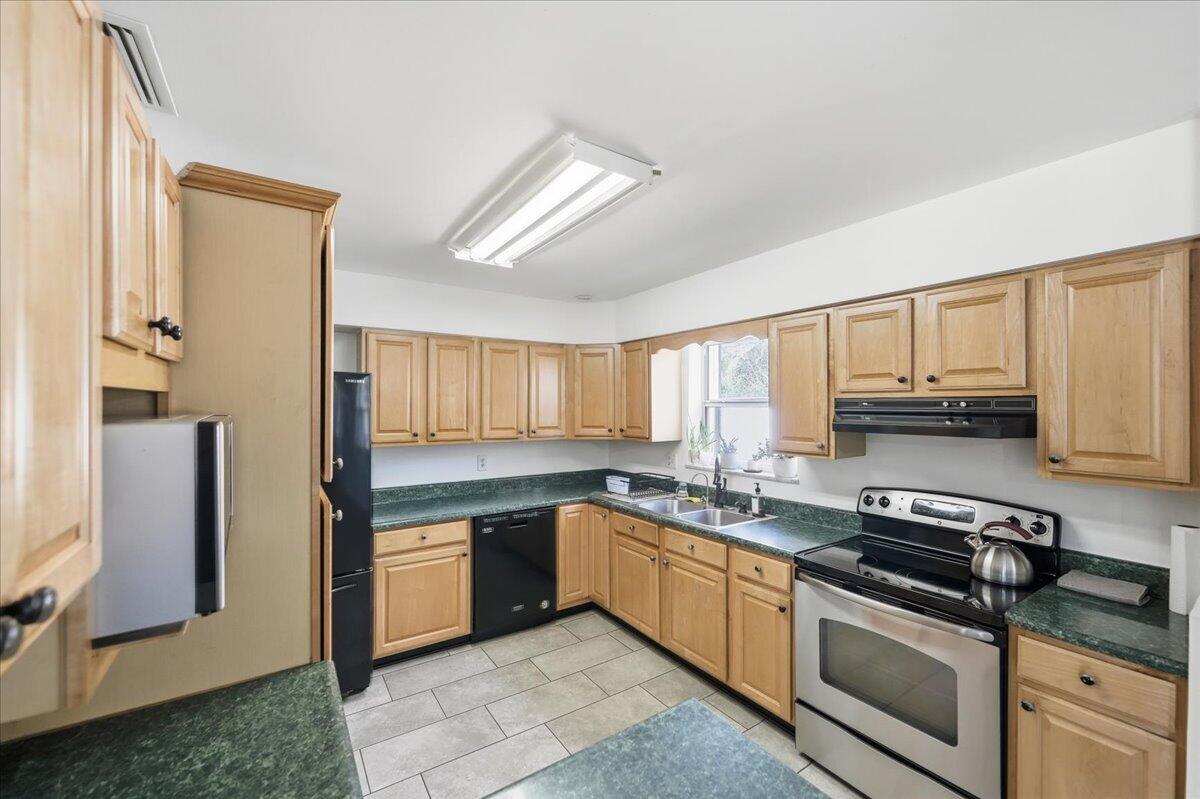 RIVER PARK UNIT 5 - Residential