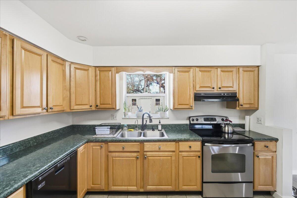 RIVER PARK UNIT 5 - Residential