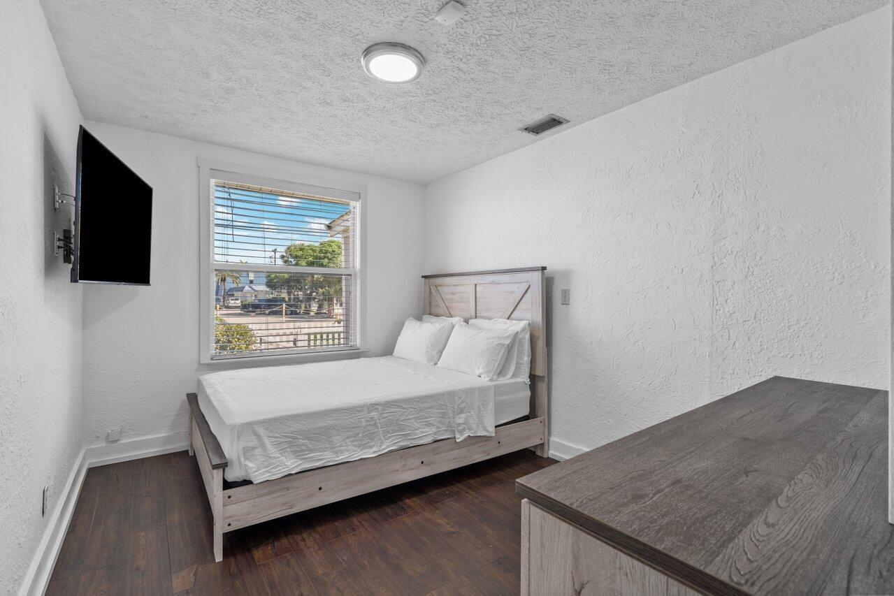 DOWNTOWN DELRAY BEACH - Residential Income