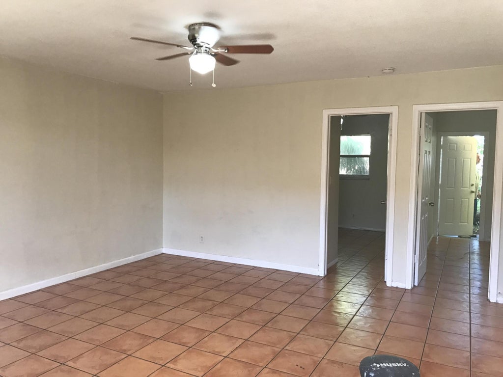 Photo of 652 SW 16TH Avenue #3, Fort Lauderdale, FL 33312 (MLS # B26076783)
