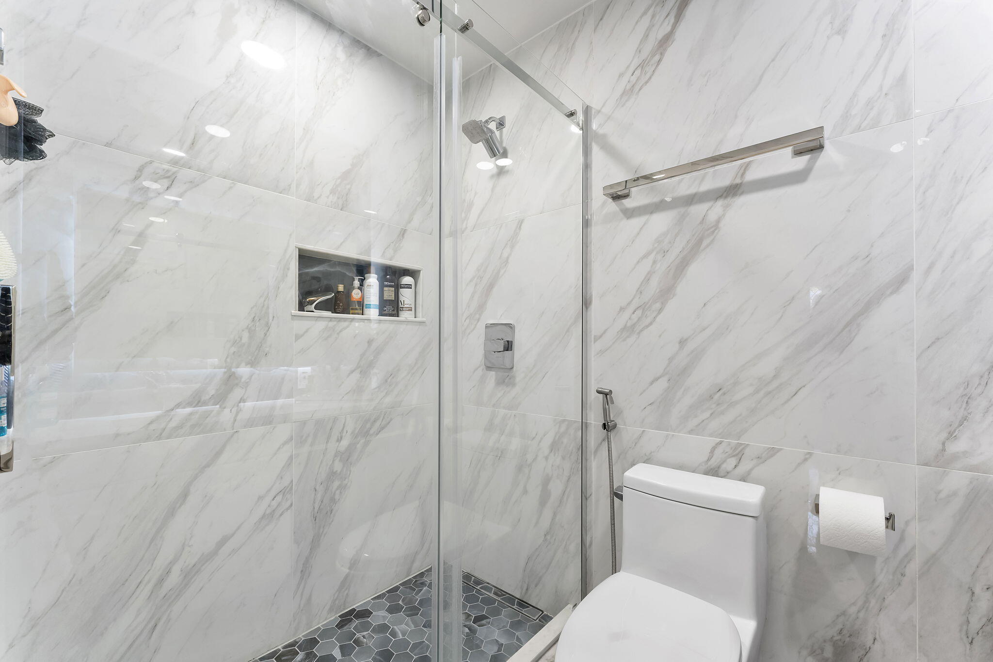 MEADOWS 300 1 - Residential