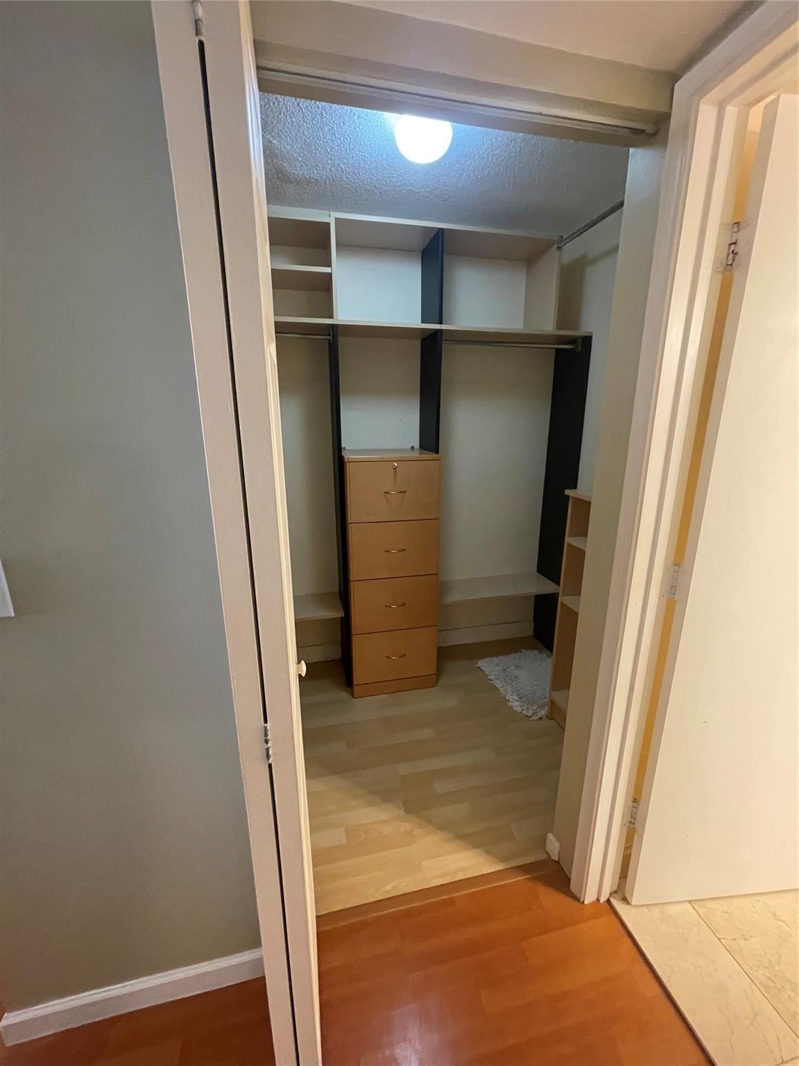Sheridan East Condo Bldg - Residential Lease