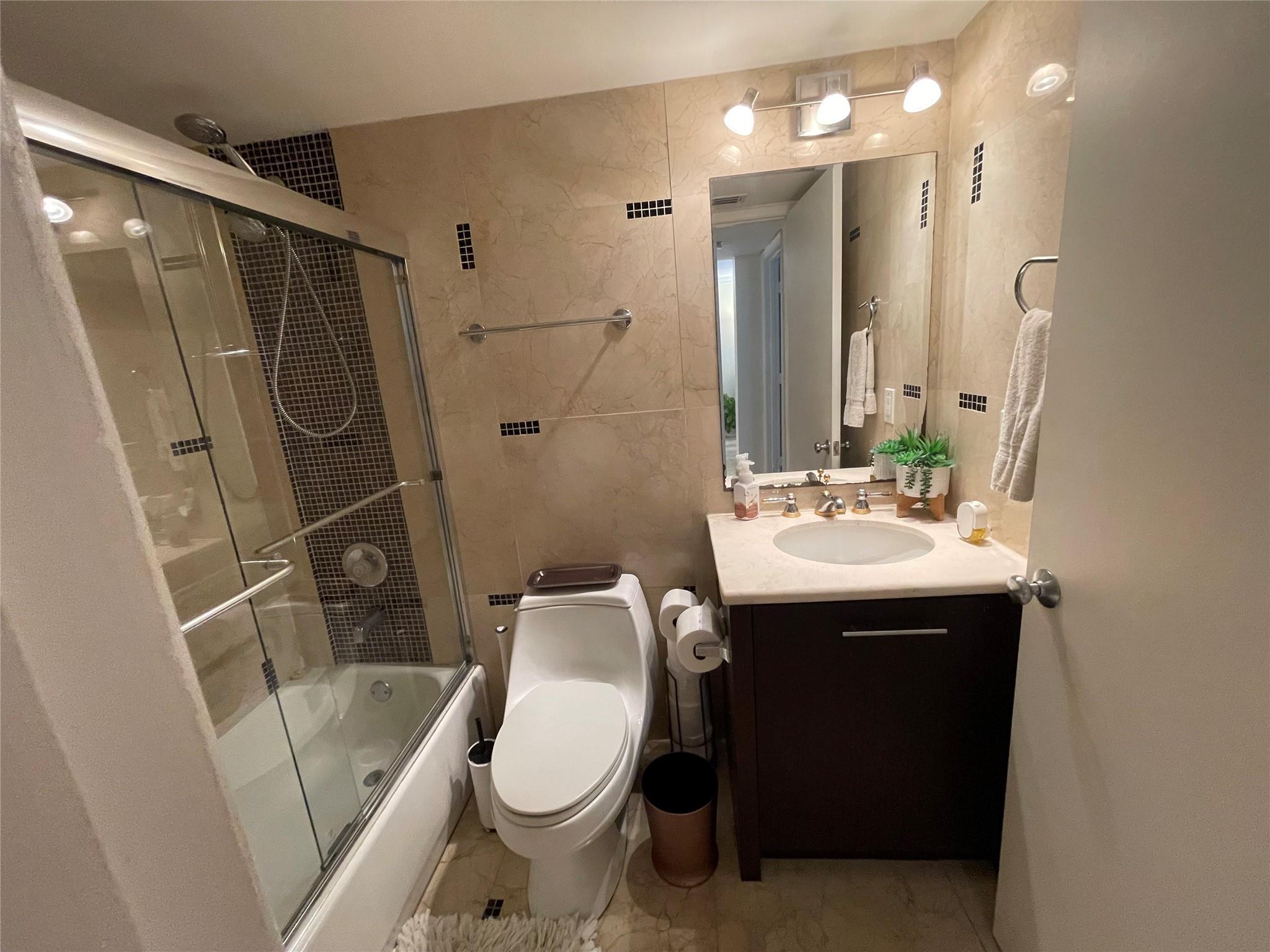 Sheridan East Condo Bldg - Residential Lease