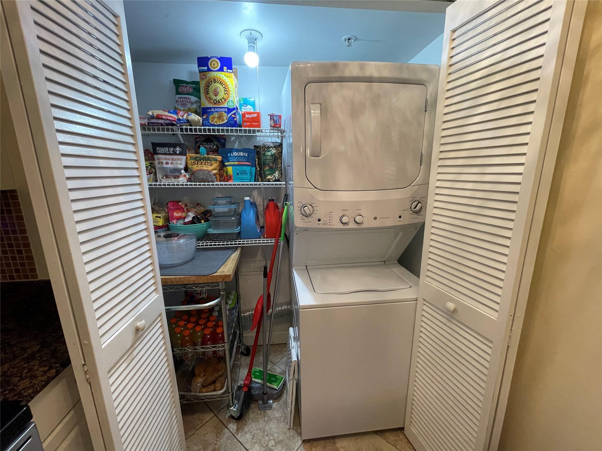 Sheridan East Condo Bldg - Residential Lease