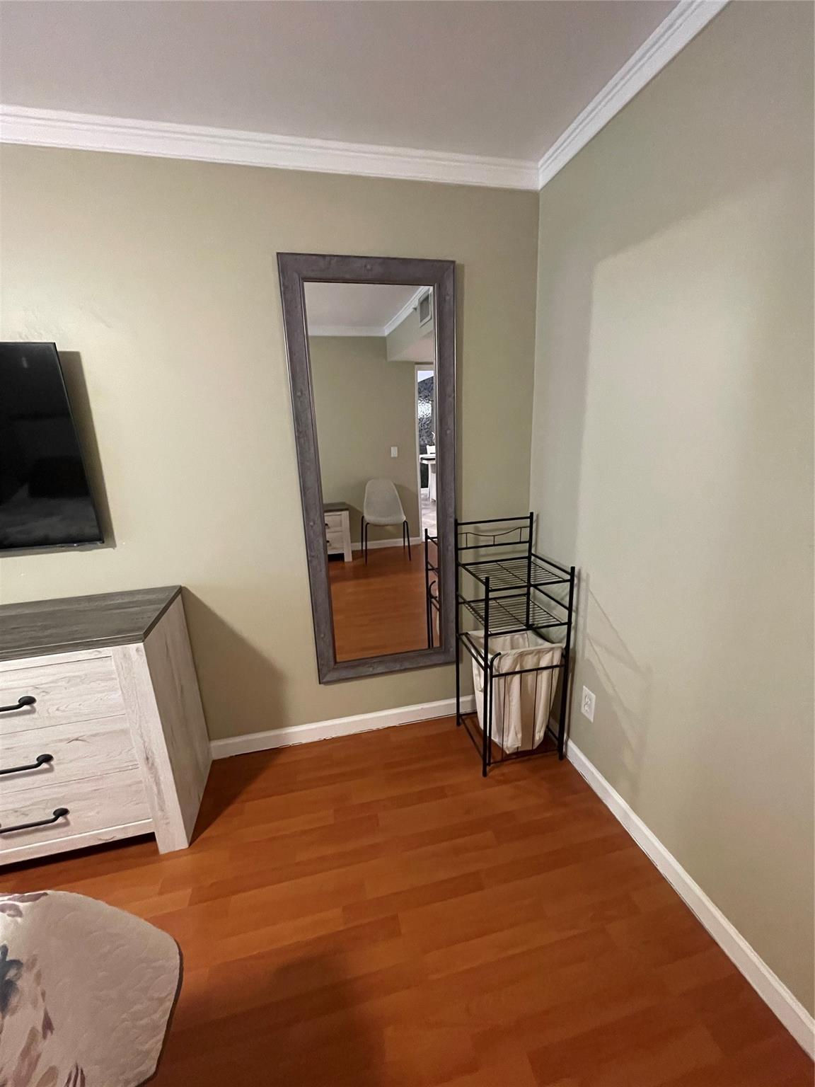 Sheridan East Condo Bldg - Residential Lease