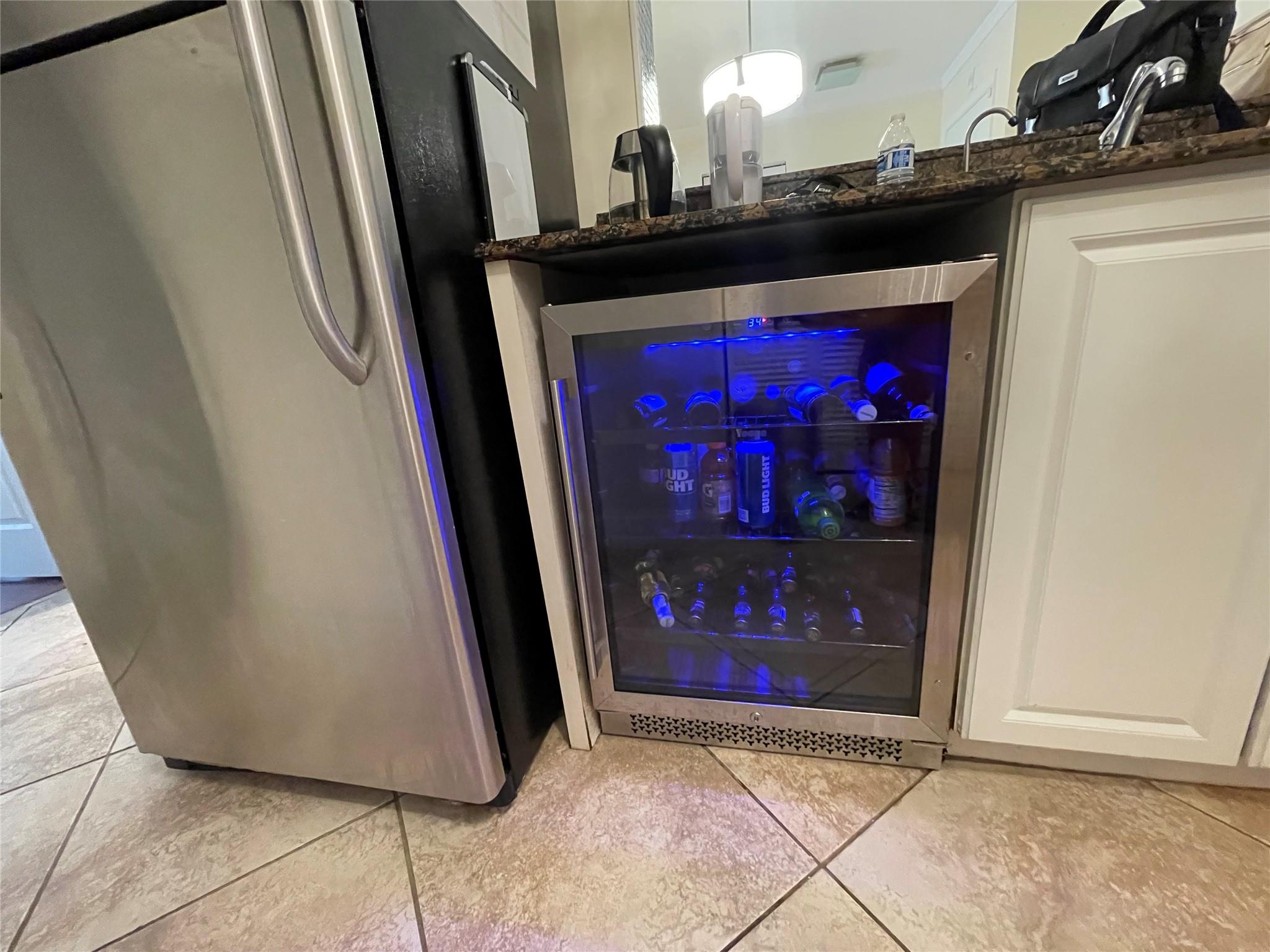 Sheridan East Condo Bldg - Residential Lease