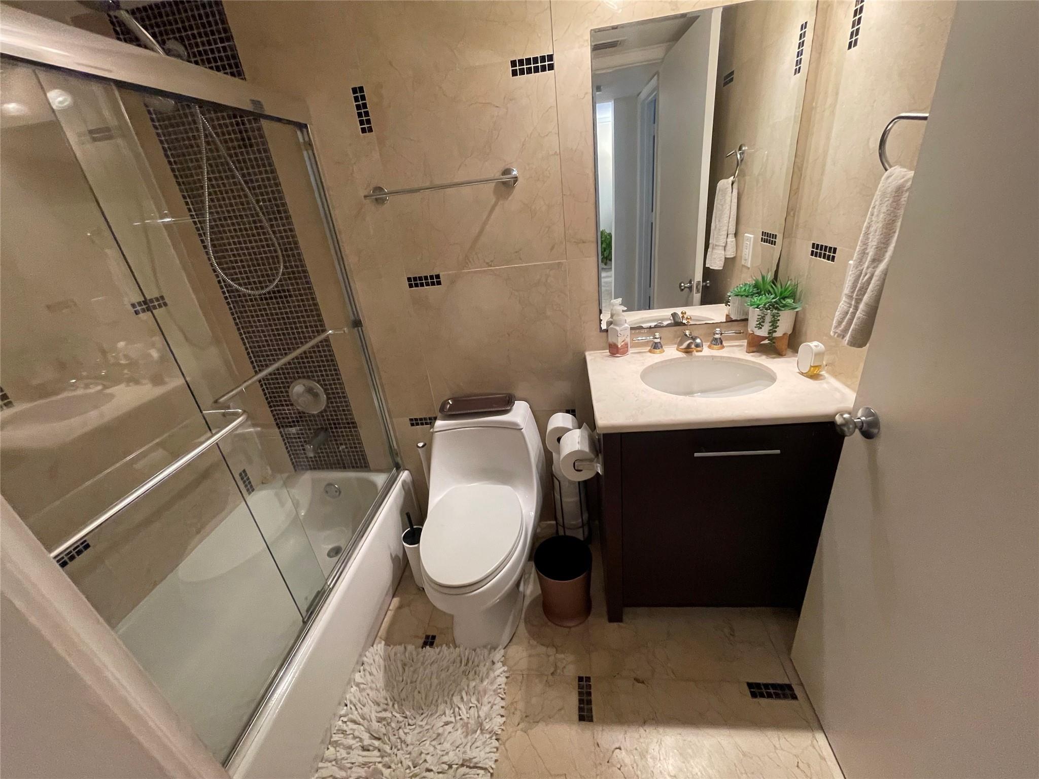 Sheridan East Condo Bldg - Residential Lease