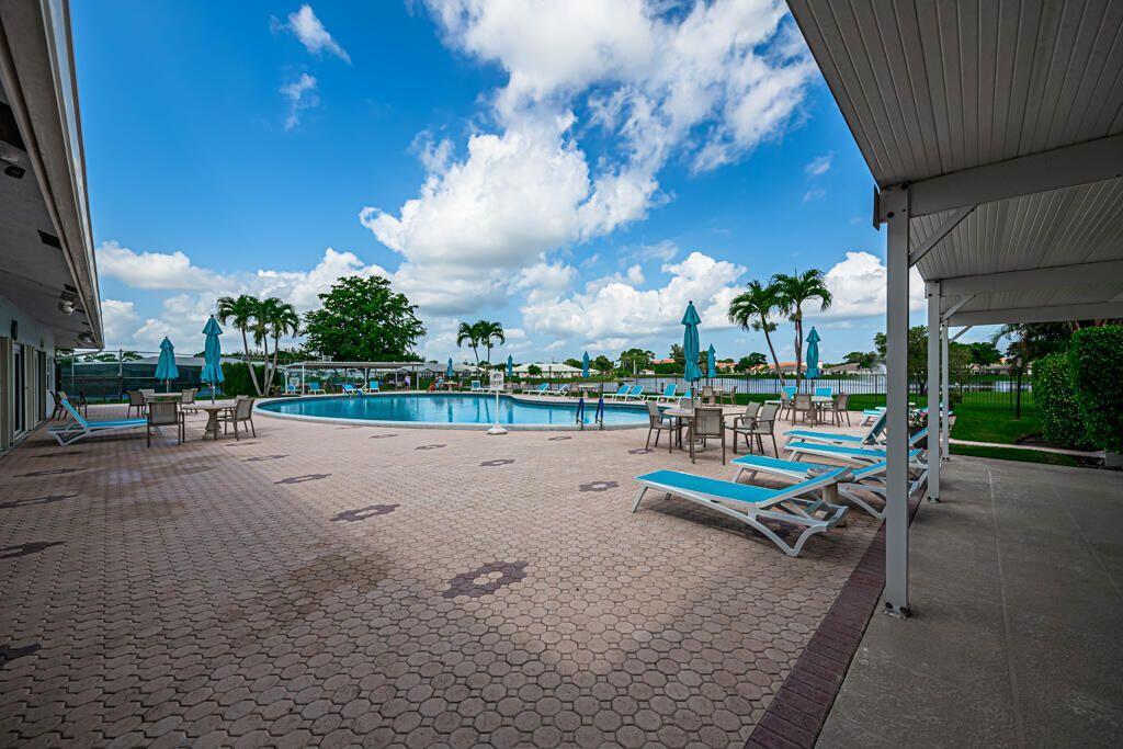 HIGH POINT OF DELRAY WEST CONDO SEC 2 - Residential