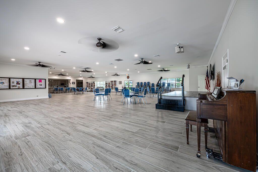 HIGH POINT OF DELRAY WEST CONDO SEC 2 - Residential