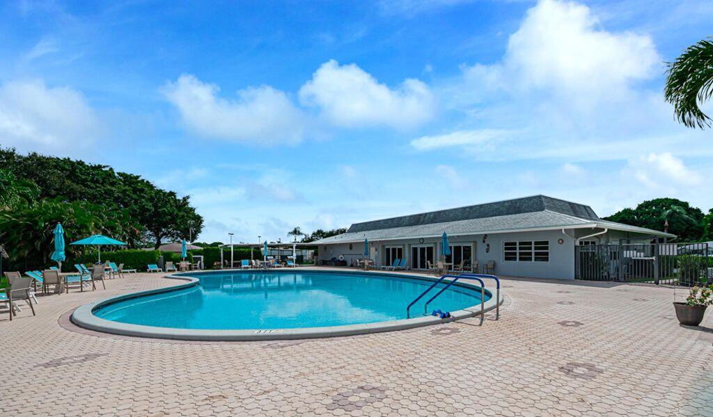 HIGH POINT OF DELRAY WEST CONDO SEC 2 - Residential