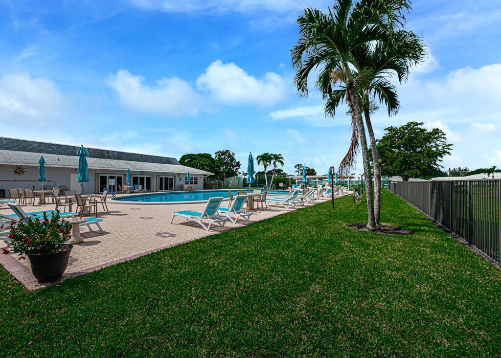 HIGH POINT OF DELRAY WEST CONDO SEC 2 - Residential