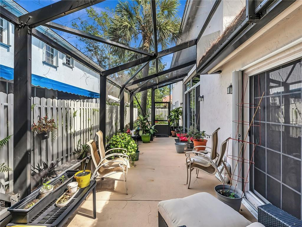 Palm Aire Oaks Course Est - Residential