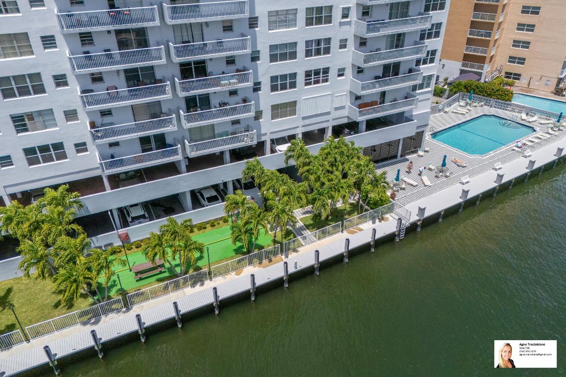 GOLDEN SURF TOWERS CONDO - Residential