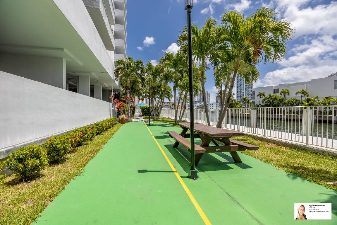 GOLDEN SURF TOWERS CONDO - Residential