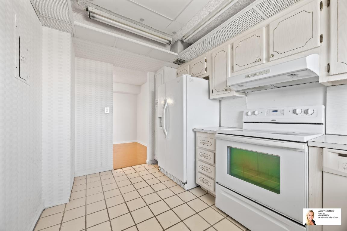 GOLDEN SURF TOWERS CONDO - Residential