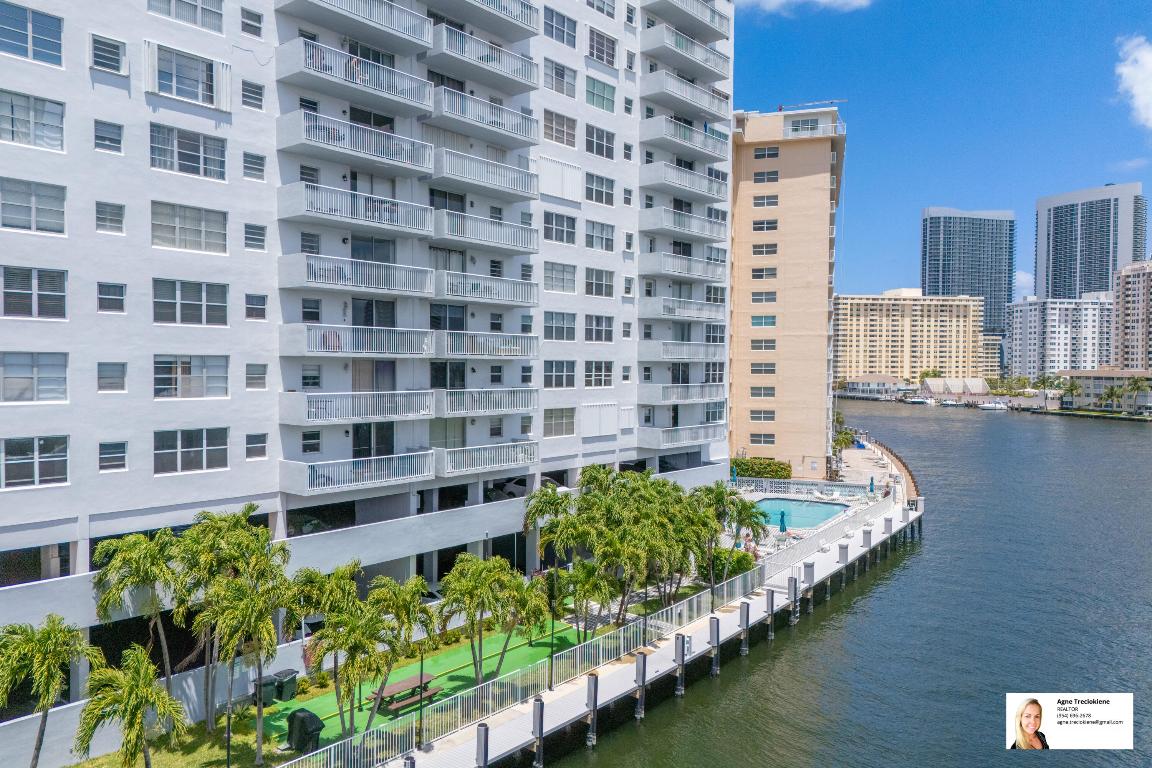 GOLDEN SURF TOWERS CONDO - Residential