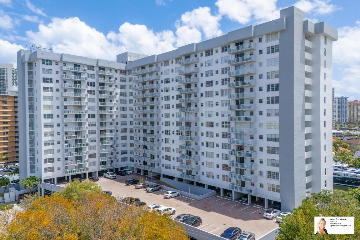 GOLDEN SURF TOWERS CONDO - Residential