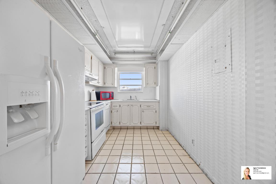 GOLDEN SURF TOWERS CONDO - Residential