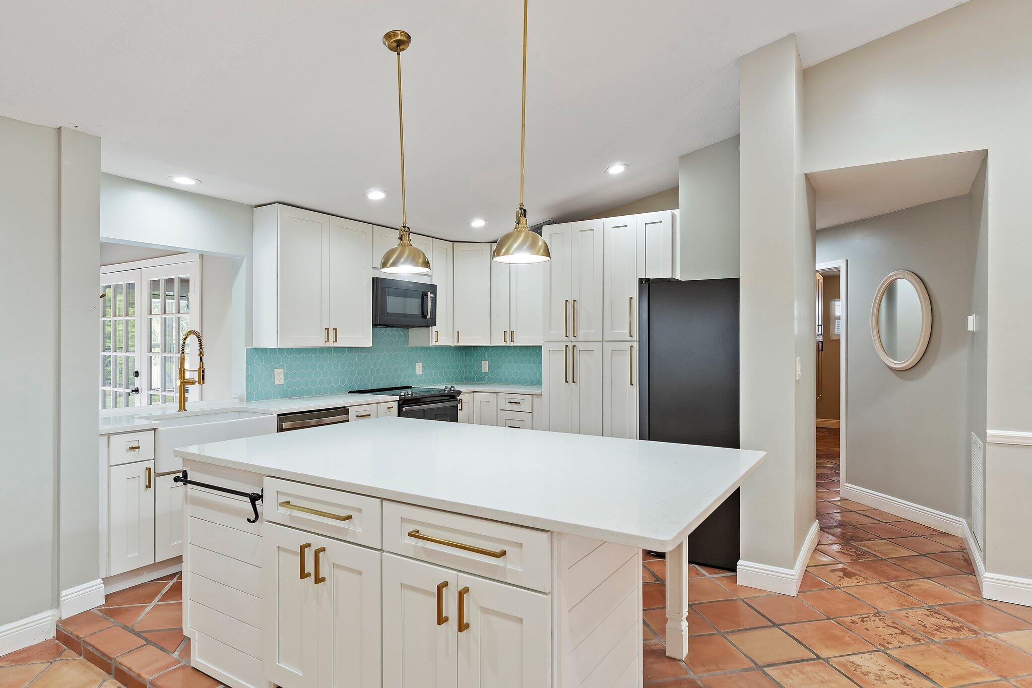 SHORES 1 - Residential