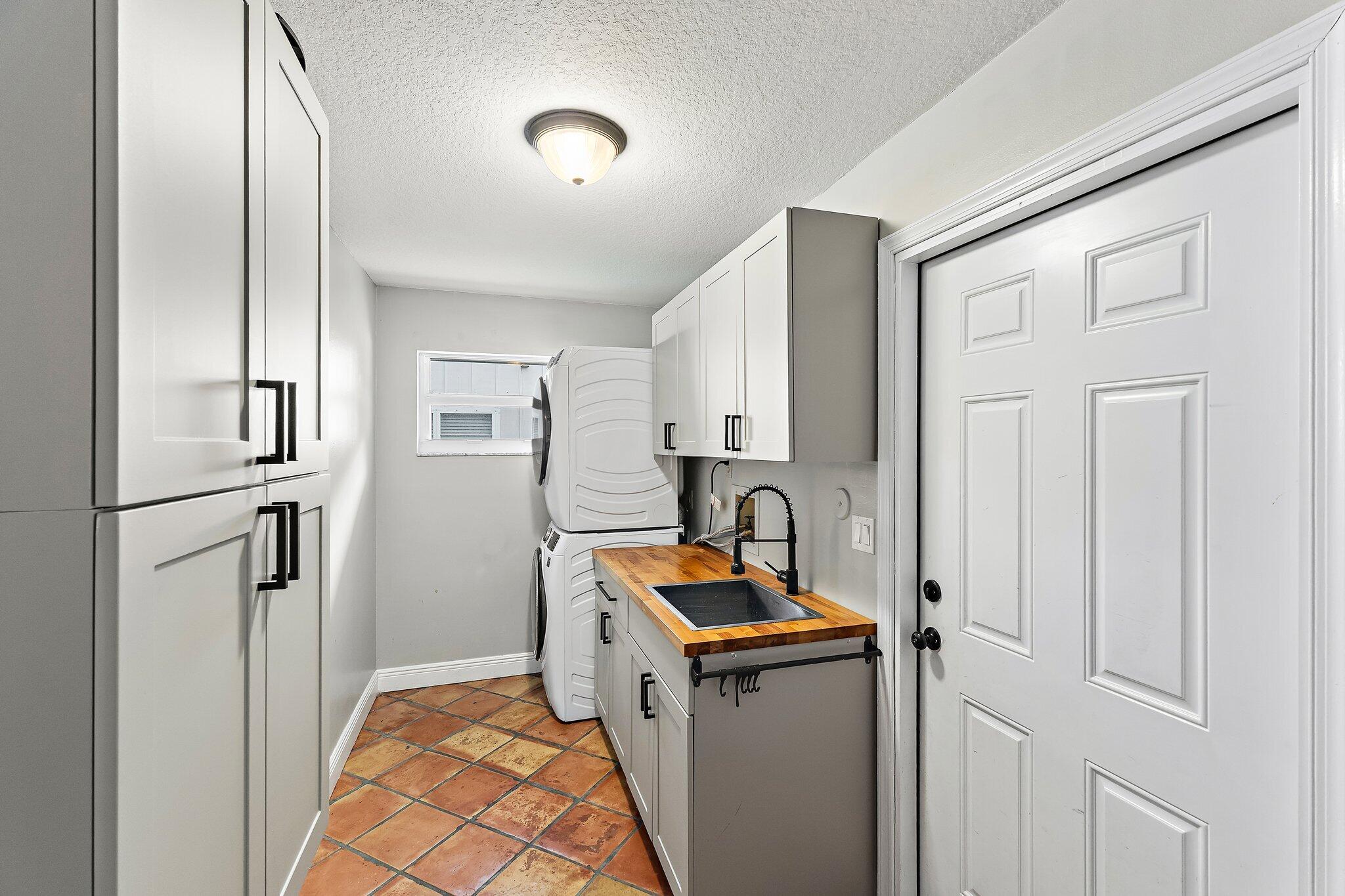 SHORES 1 - Residential