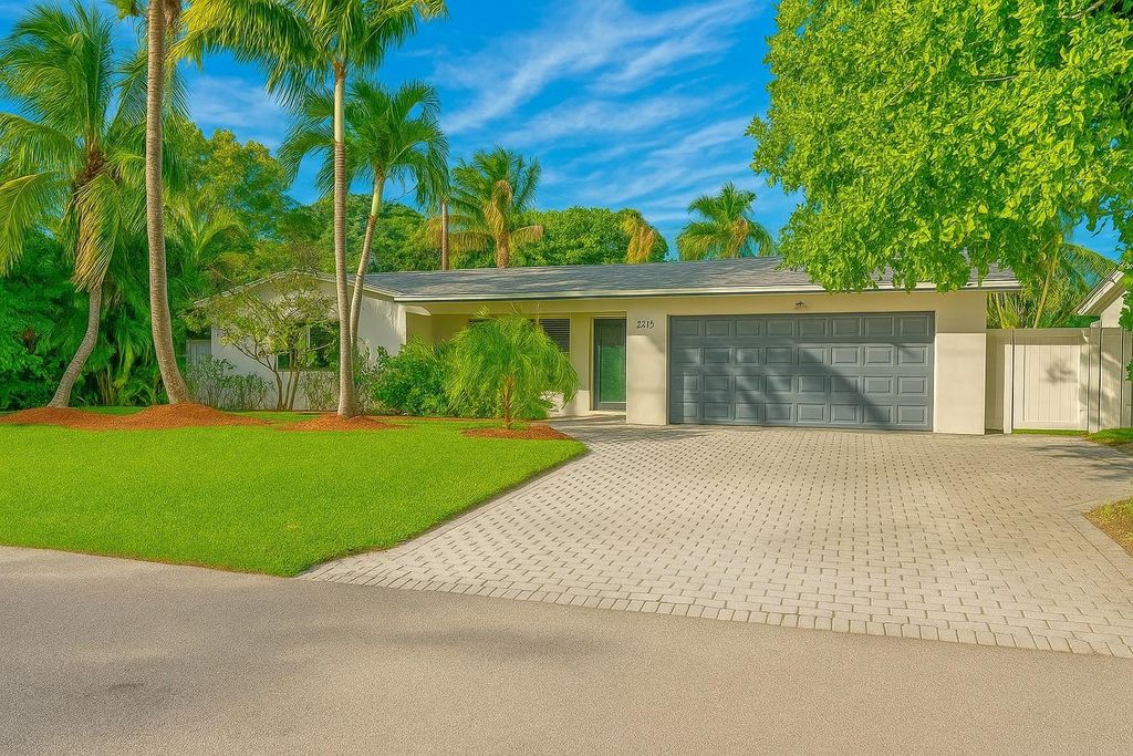 Photo of 2219 SE 15th St, Pompano Beach, FL 33062 (MLS # F10541393)