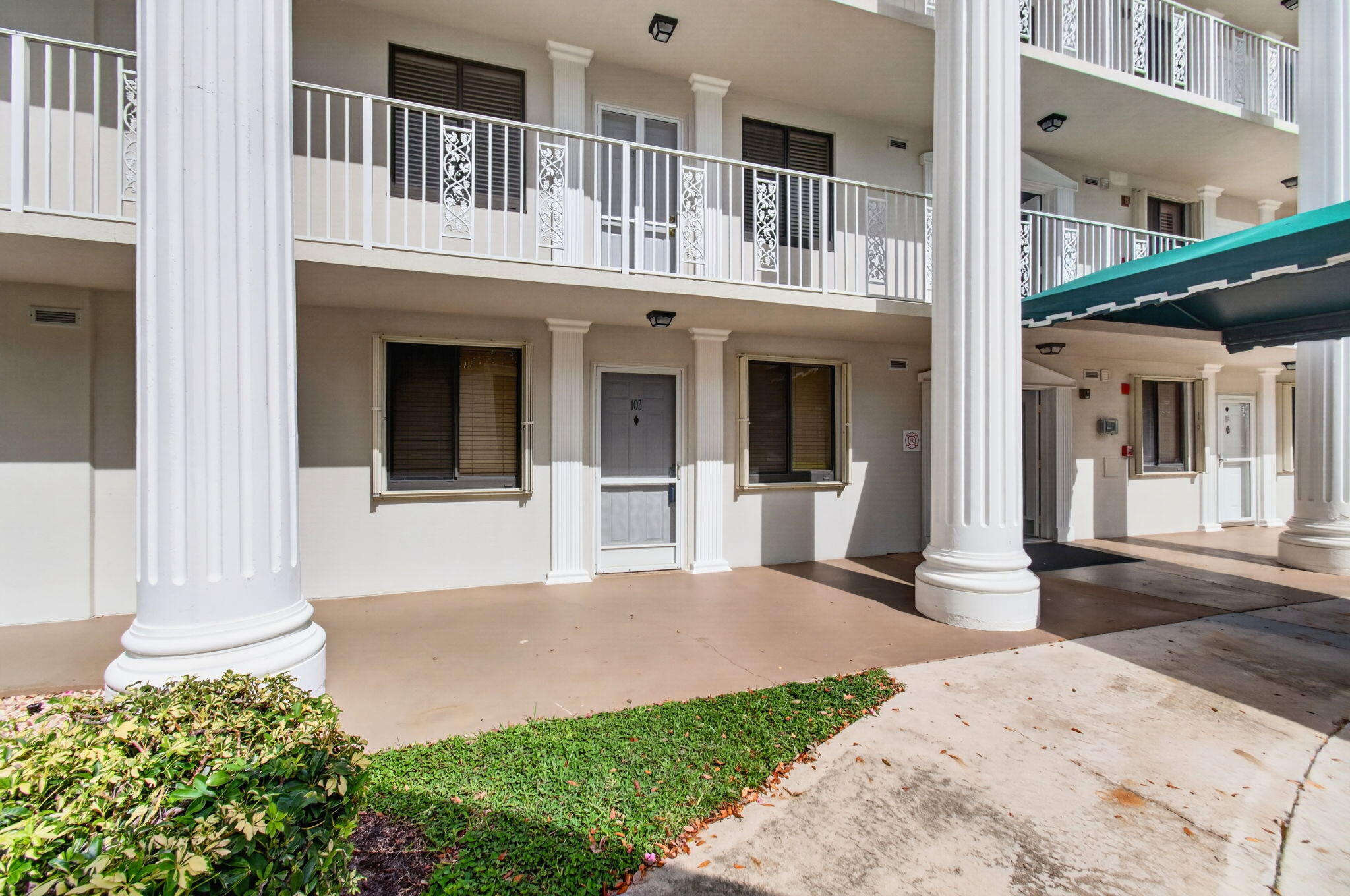 6169 Balboa Circle 103