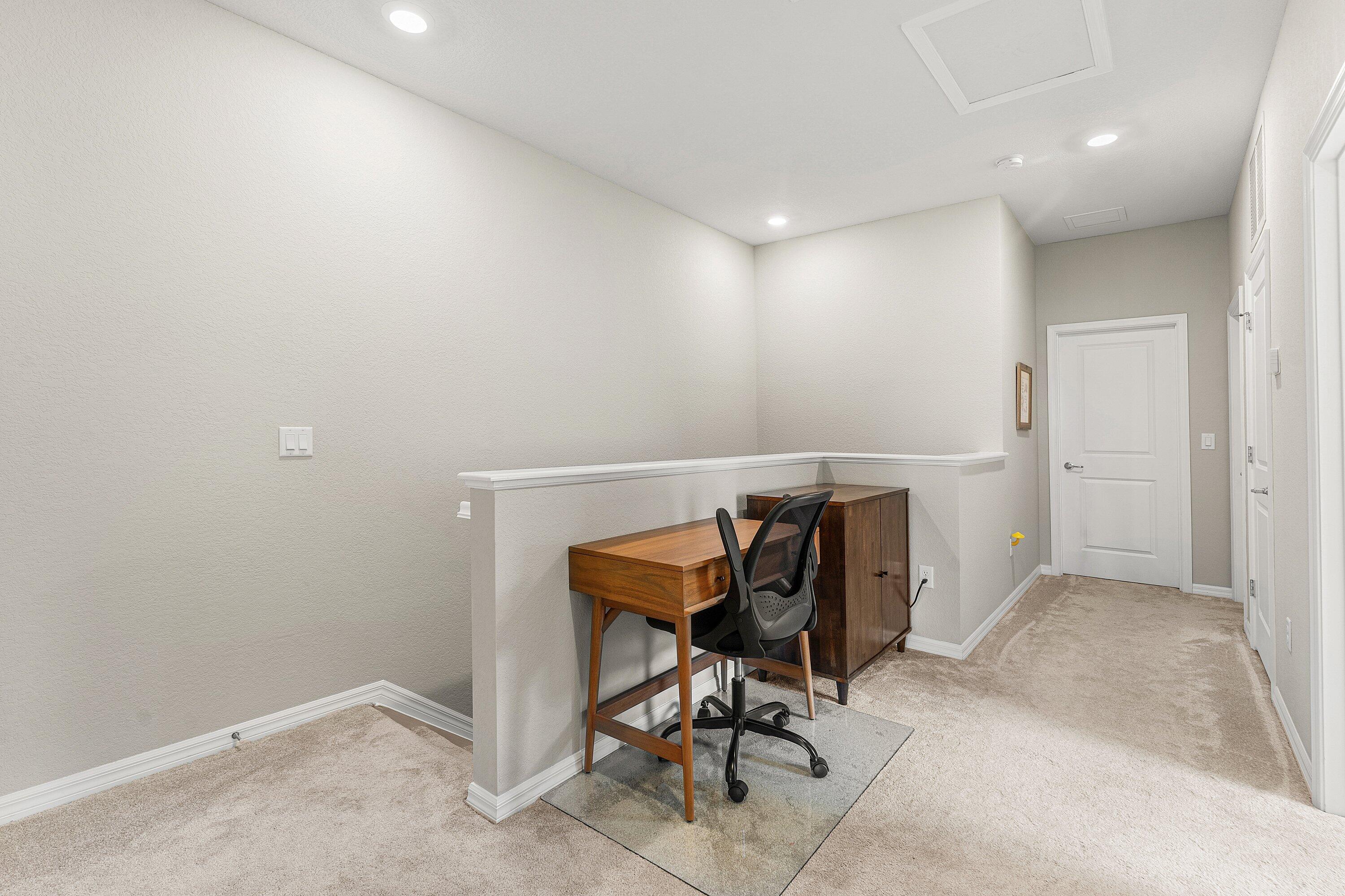 PRESTON SQUARE - Residential