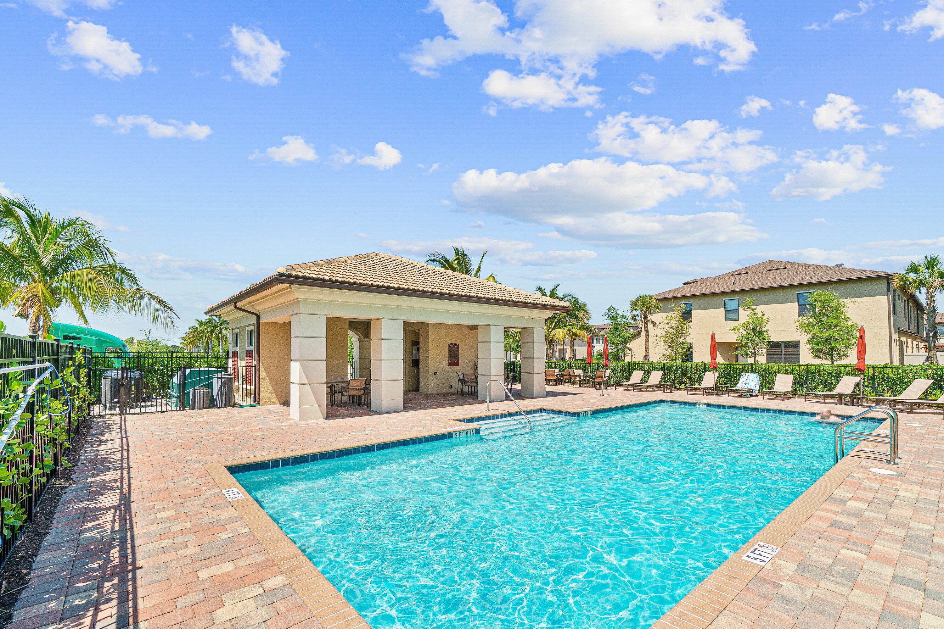 PRESTON SQUARE - Residential