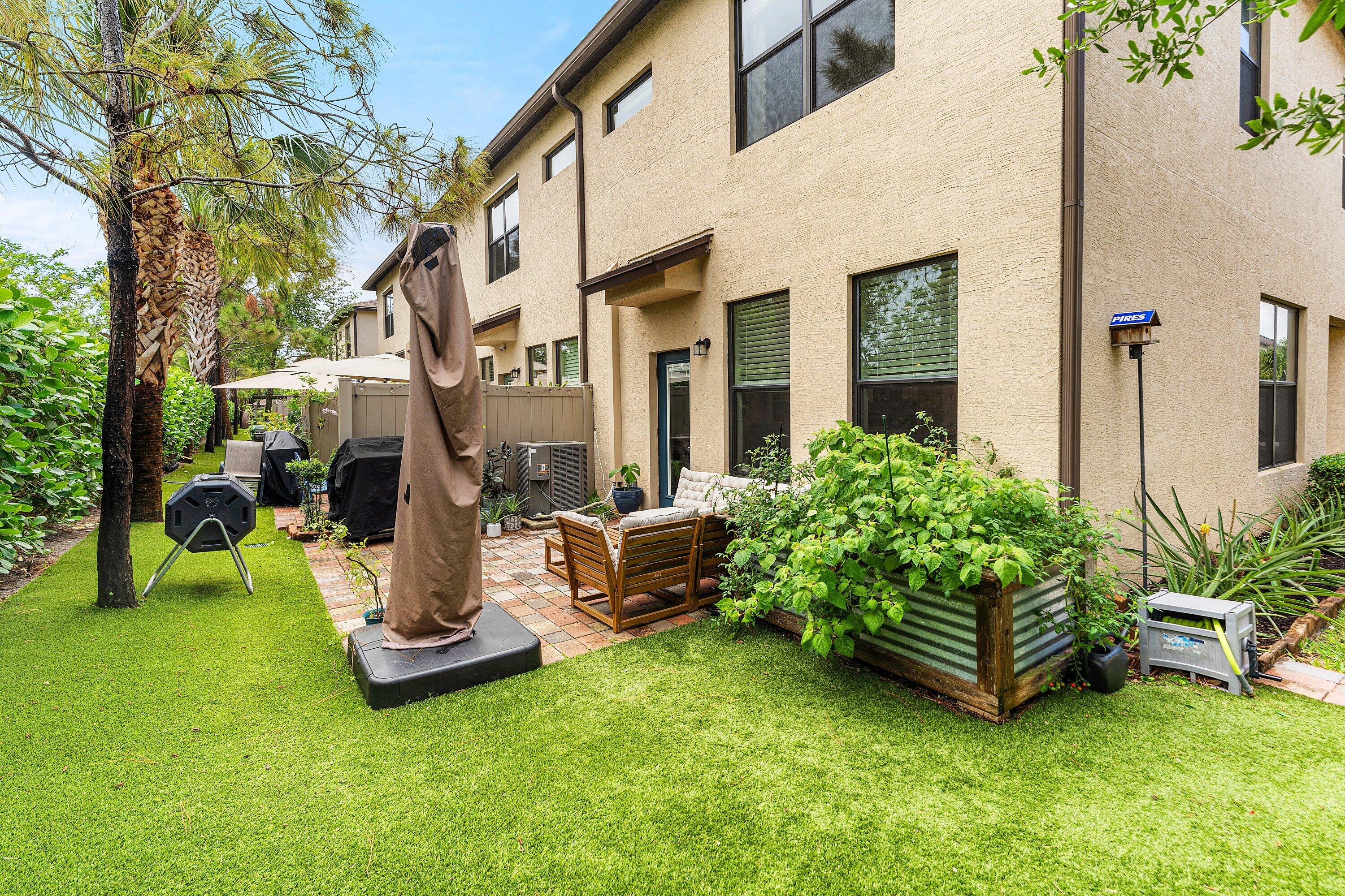 PRESTON SQUARE - Residential