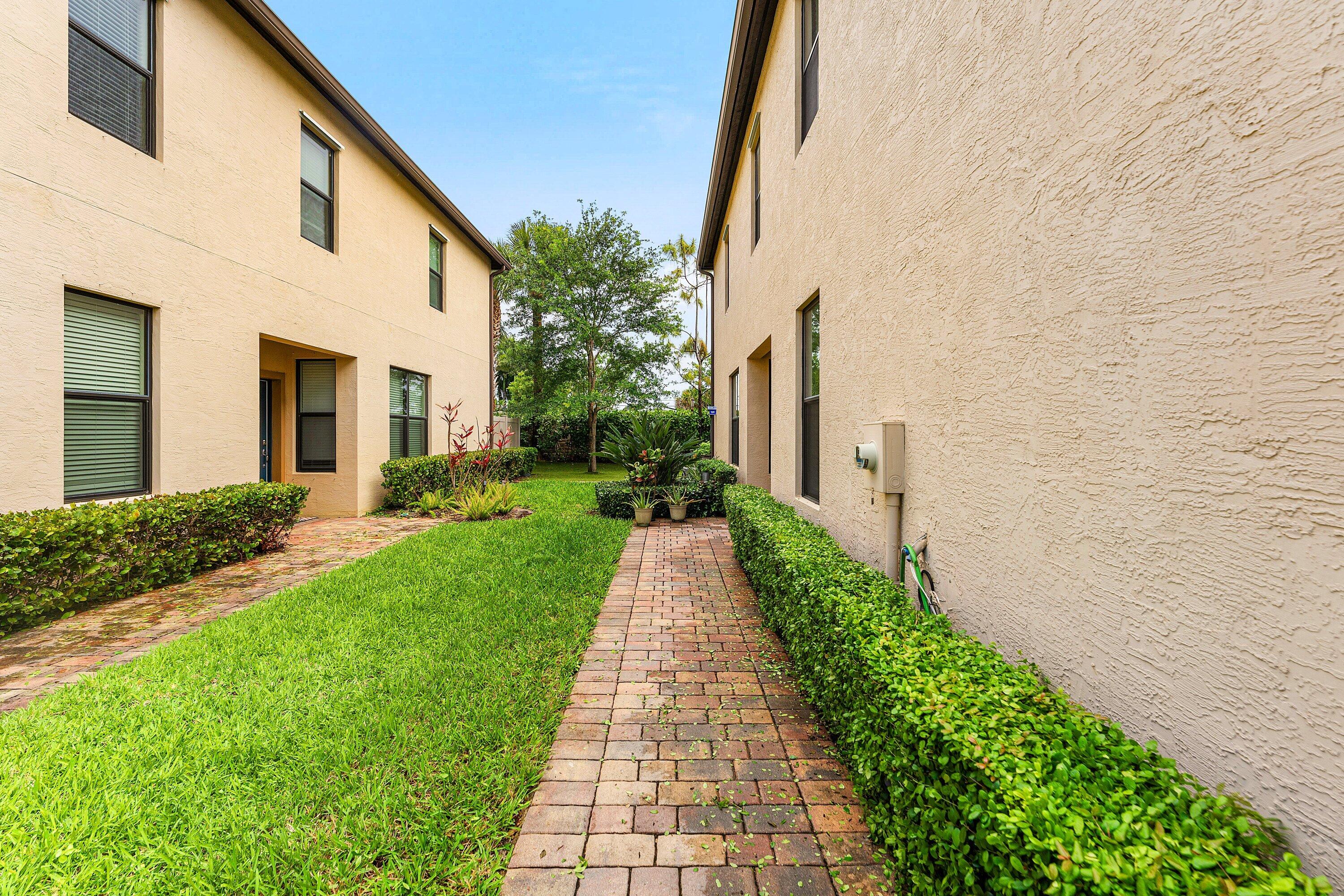 PRESTON SQUARE - Residential