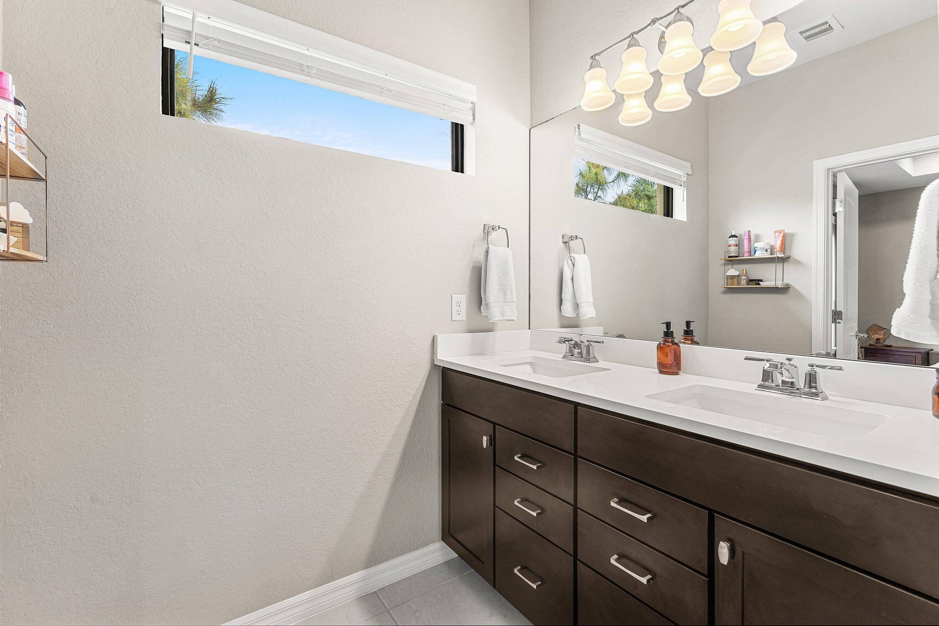 PRESTON SQUARE - Residential