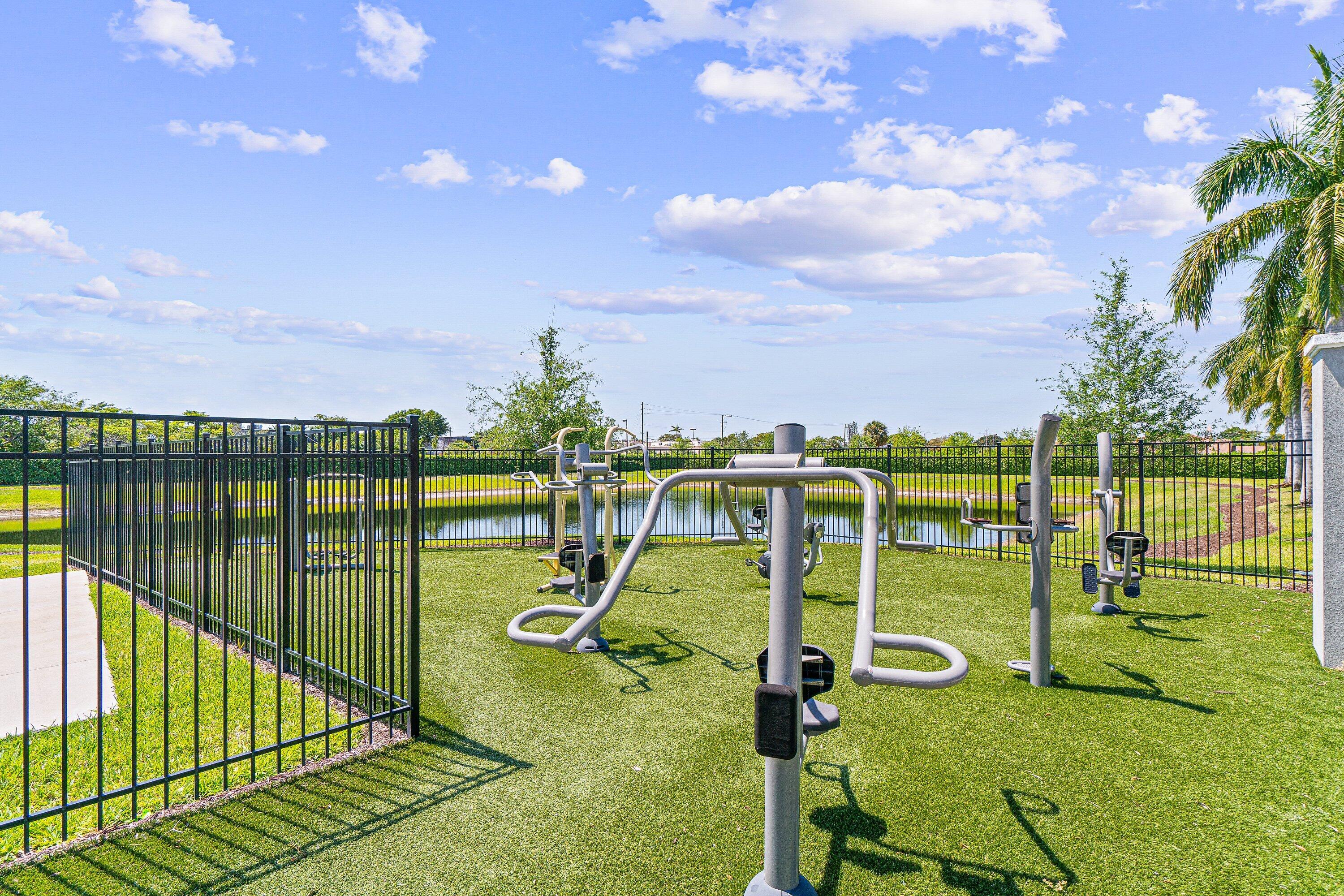 PRESTON SQUARE - Residential