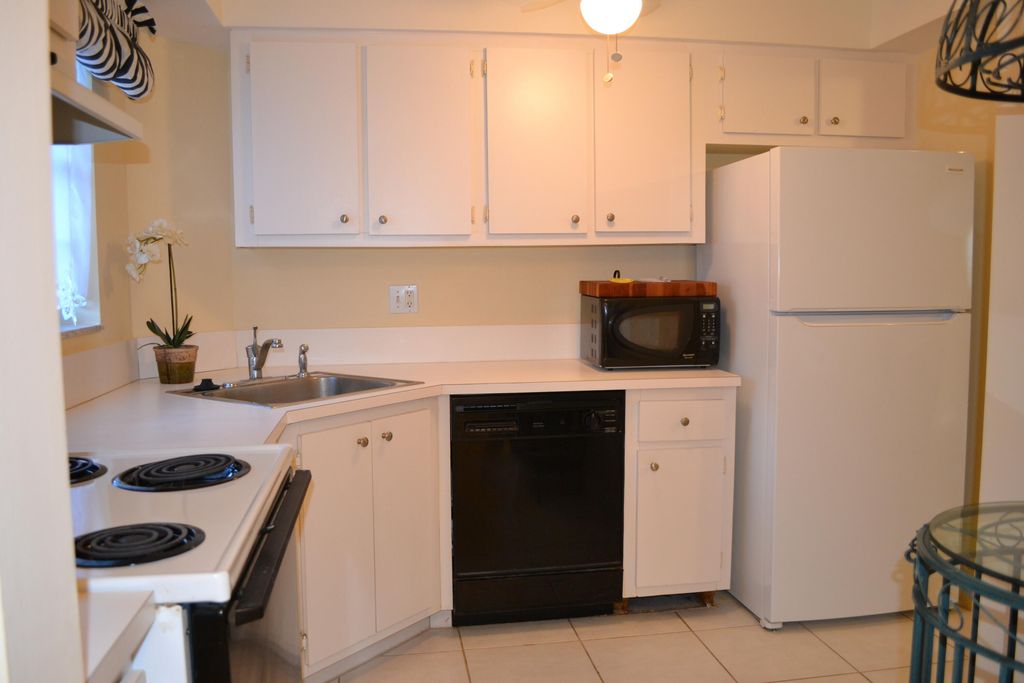 Photo of 18081 SE Country Club Drive #Bldg 34 Unit 335, Jupiter, FL 33469 (MLS # R11048183)