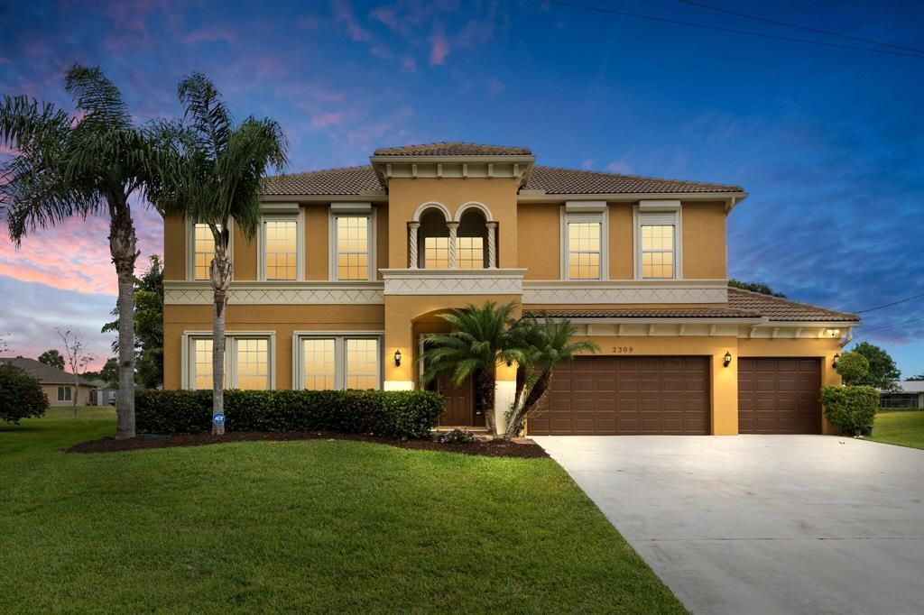 Photo of 2309 SW Ivory Road, Port St Lucie, FL 34953 (MLS # R10881791)